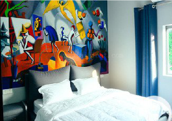 承留对于酒店的墙体彩绘而言更注重哪些方面？